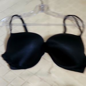 2 Victoria secret very, very sexy pushup bra 38C